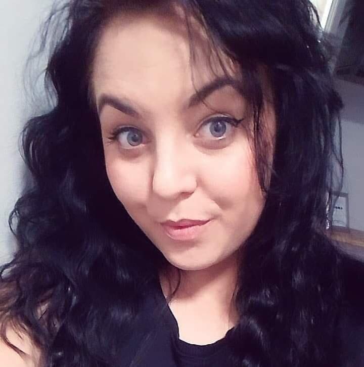 AdeleAlma from United Kingdom