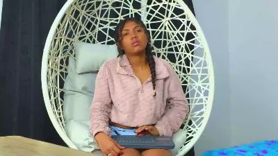 Aisha_glam from United States