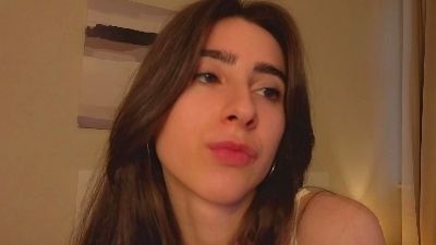 AlbertaHayley from France