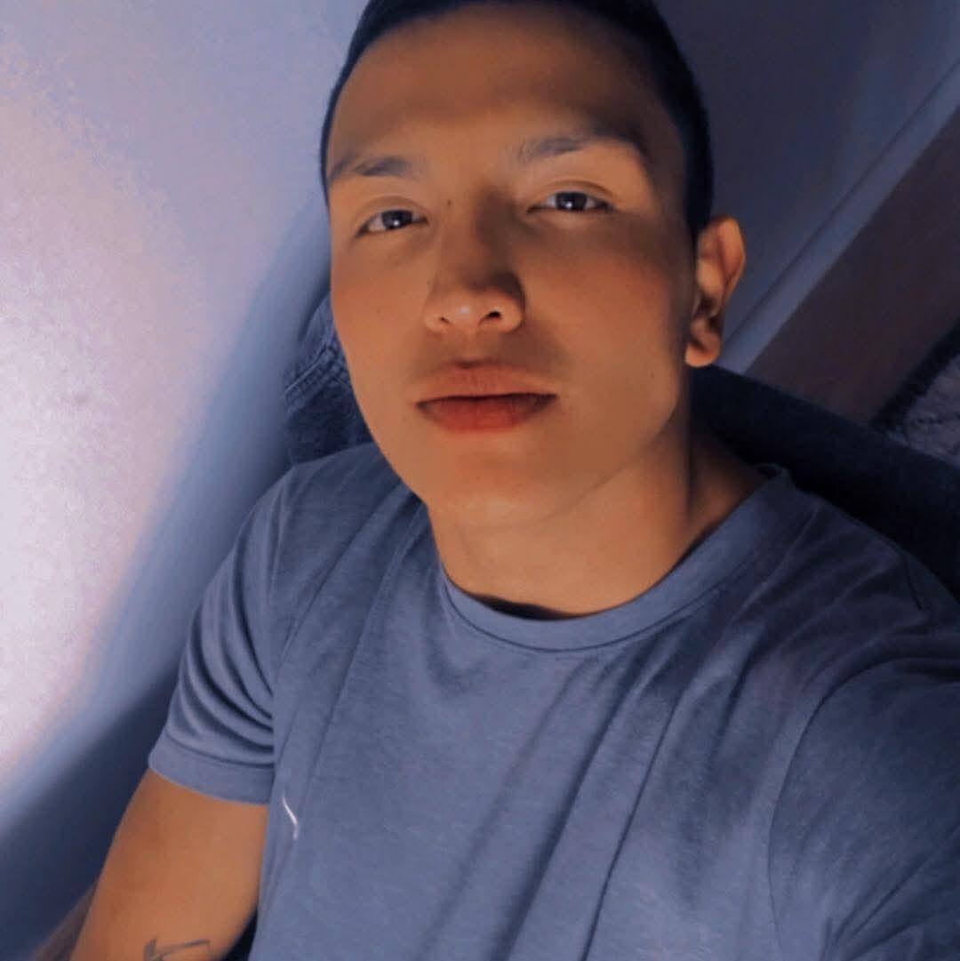 Aronn18_ from Colombia