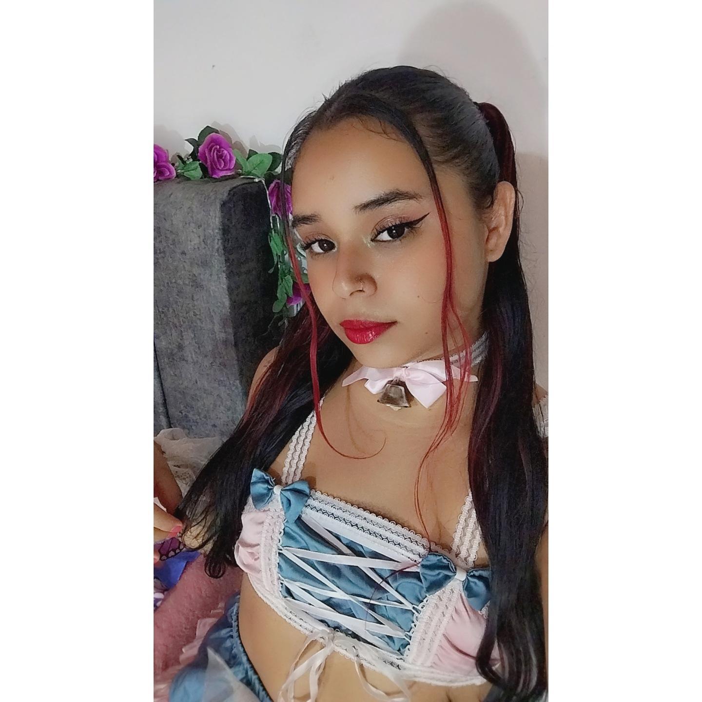 Emilymeow99 from Colombia