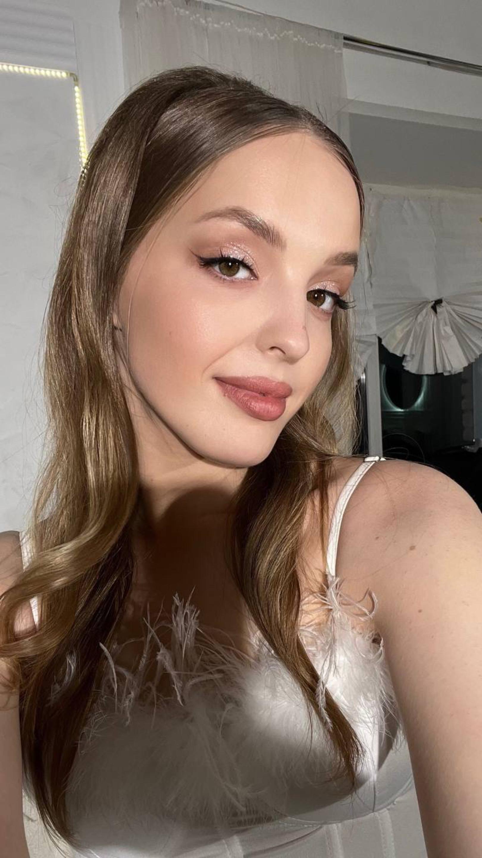 KaceyFauth from France
