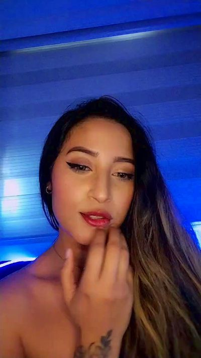 Louisa_suzett2 from France