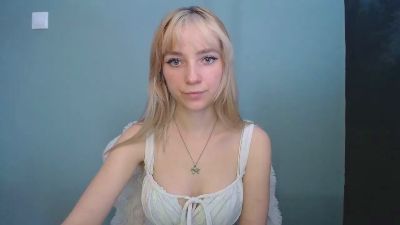 LuciaAdorable from United Kingdom
