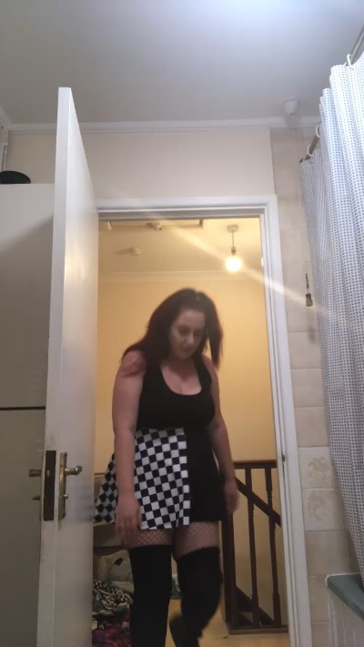 Meggieee98 from United Kingdom