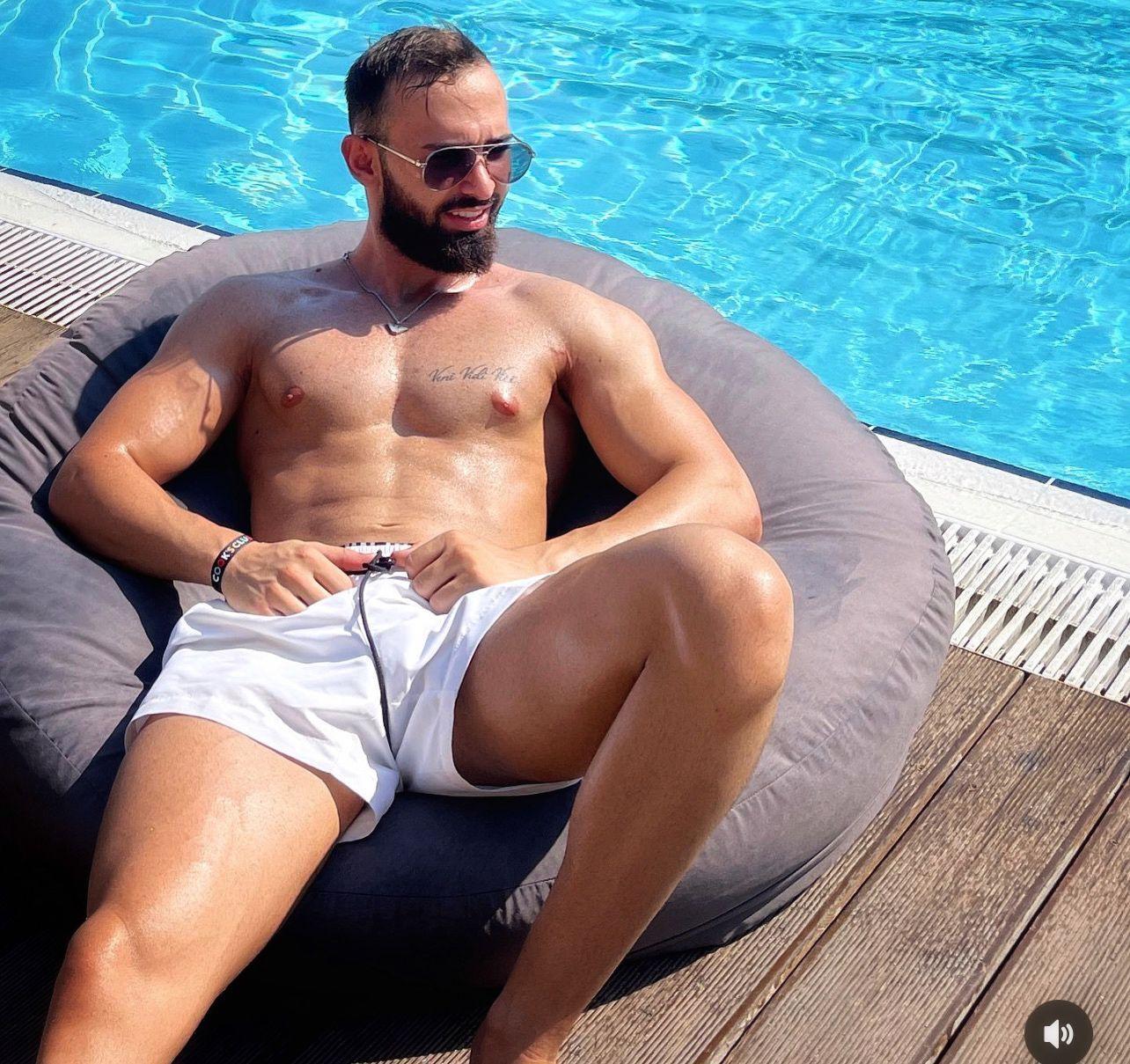 MichaelEvansx from Romania