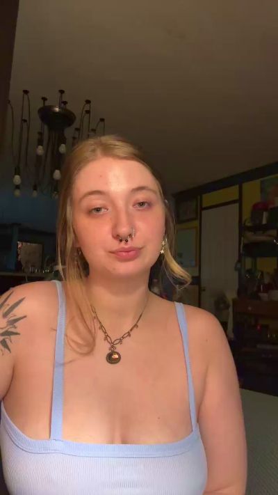 Rosaleejaden from United States