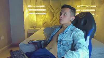 SkinnyZeth from Colombia