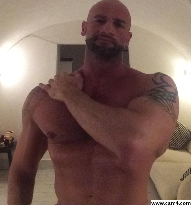 TOMMY1512 from Italy