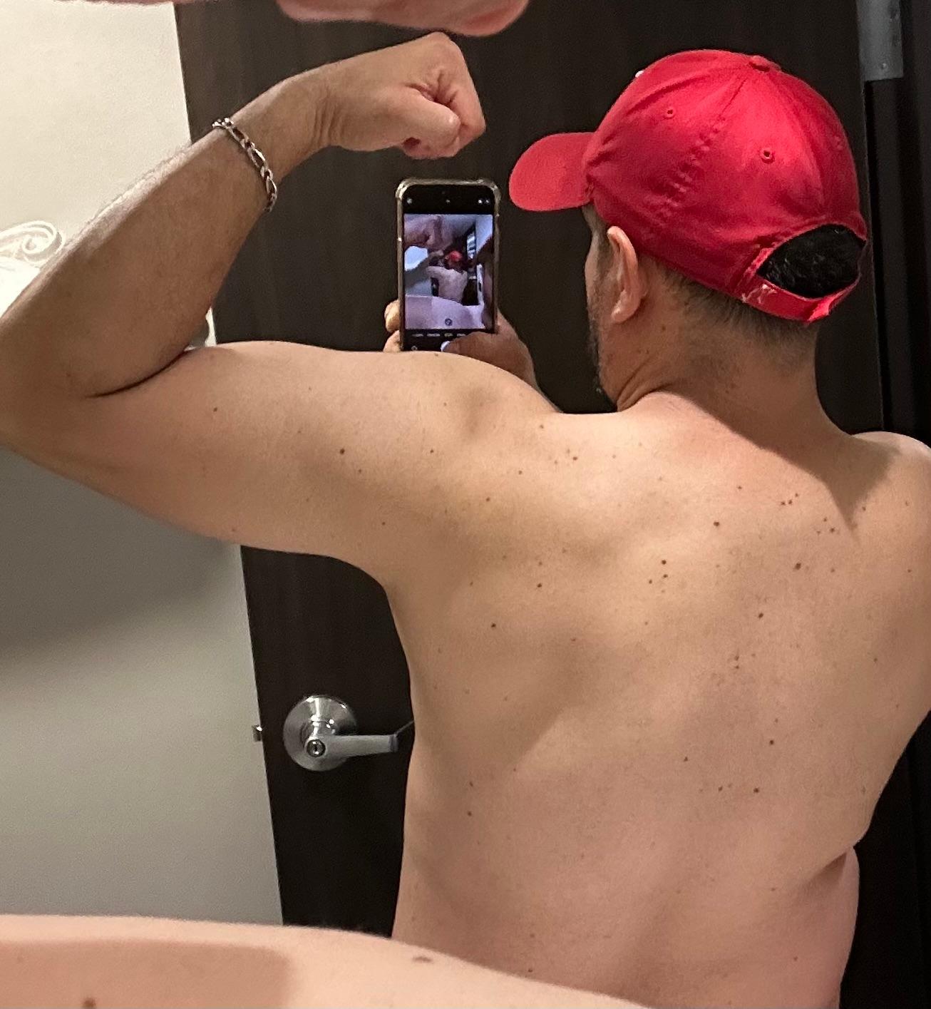 adrianlhot from Mexico