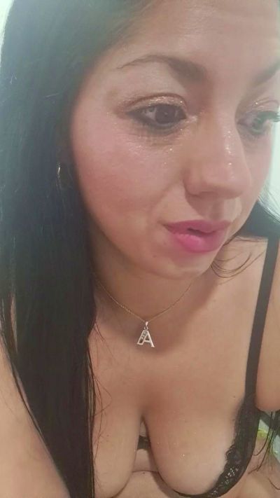 bella_milf1 from Chile