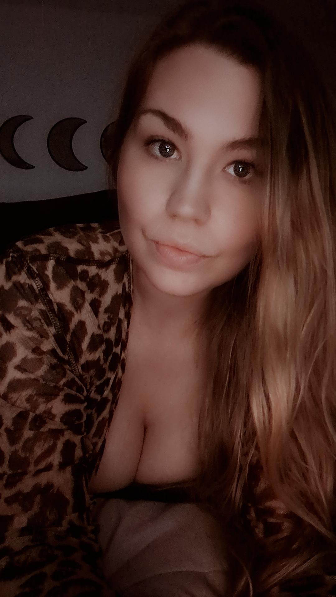 chrissyx3 Profile Image