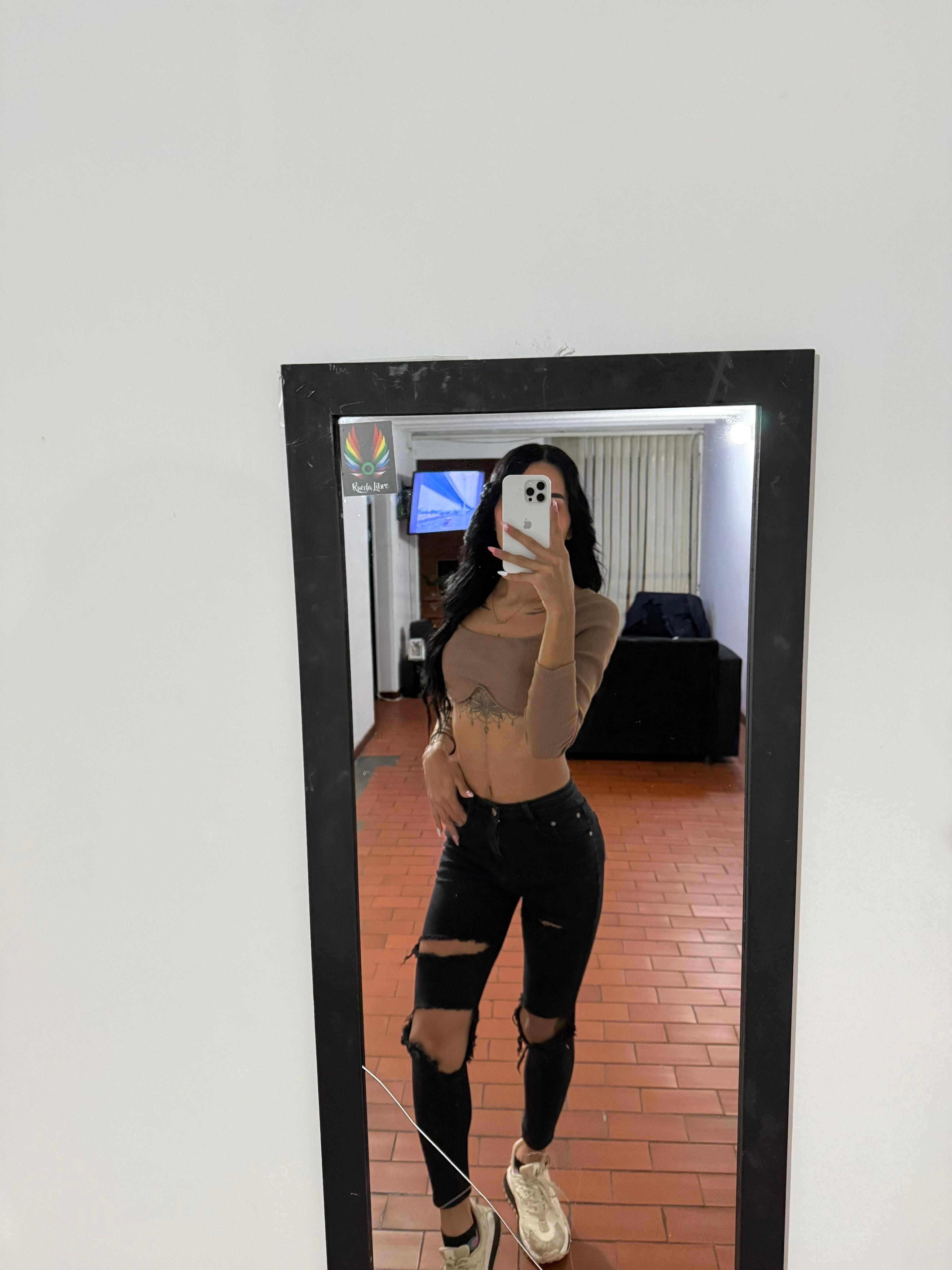 danna_alvarez from Colombia