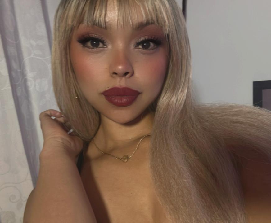 emerald00_ from Colombia