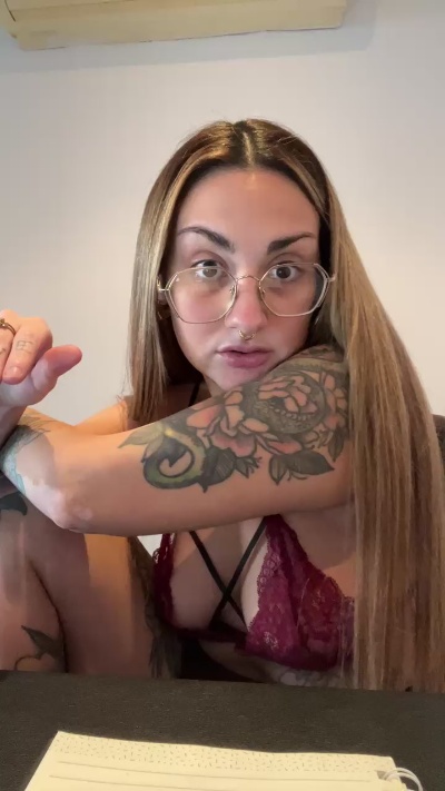 emiilyhot from Argentina
