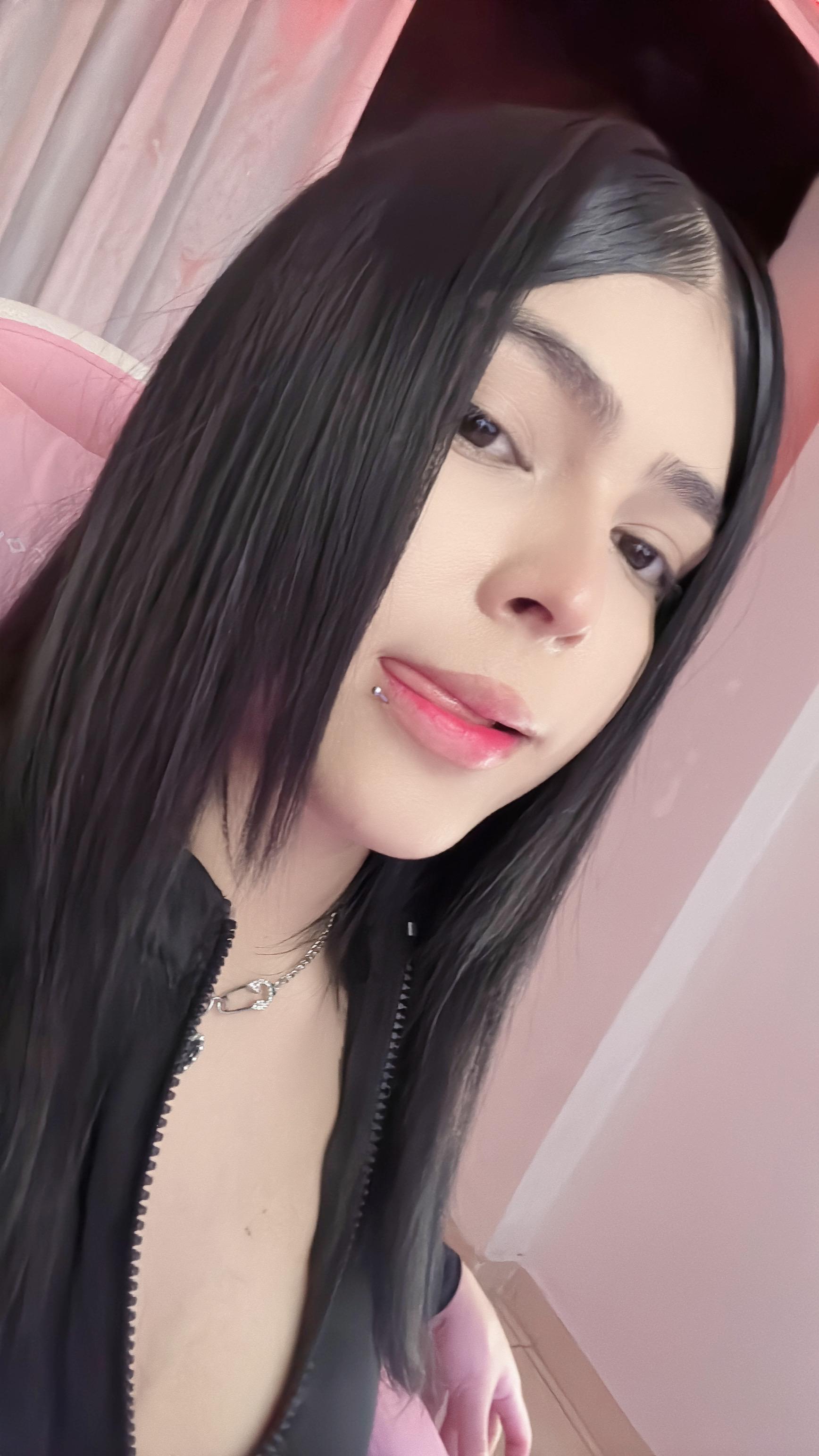 misshoneyxxx from France