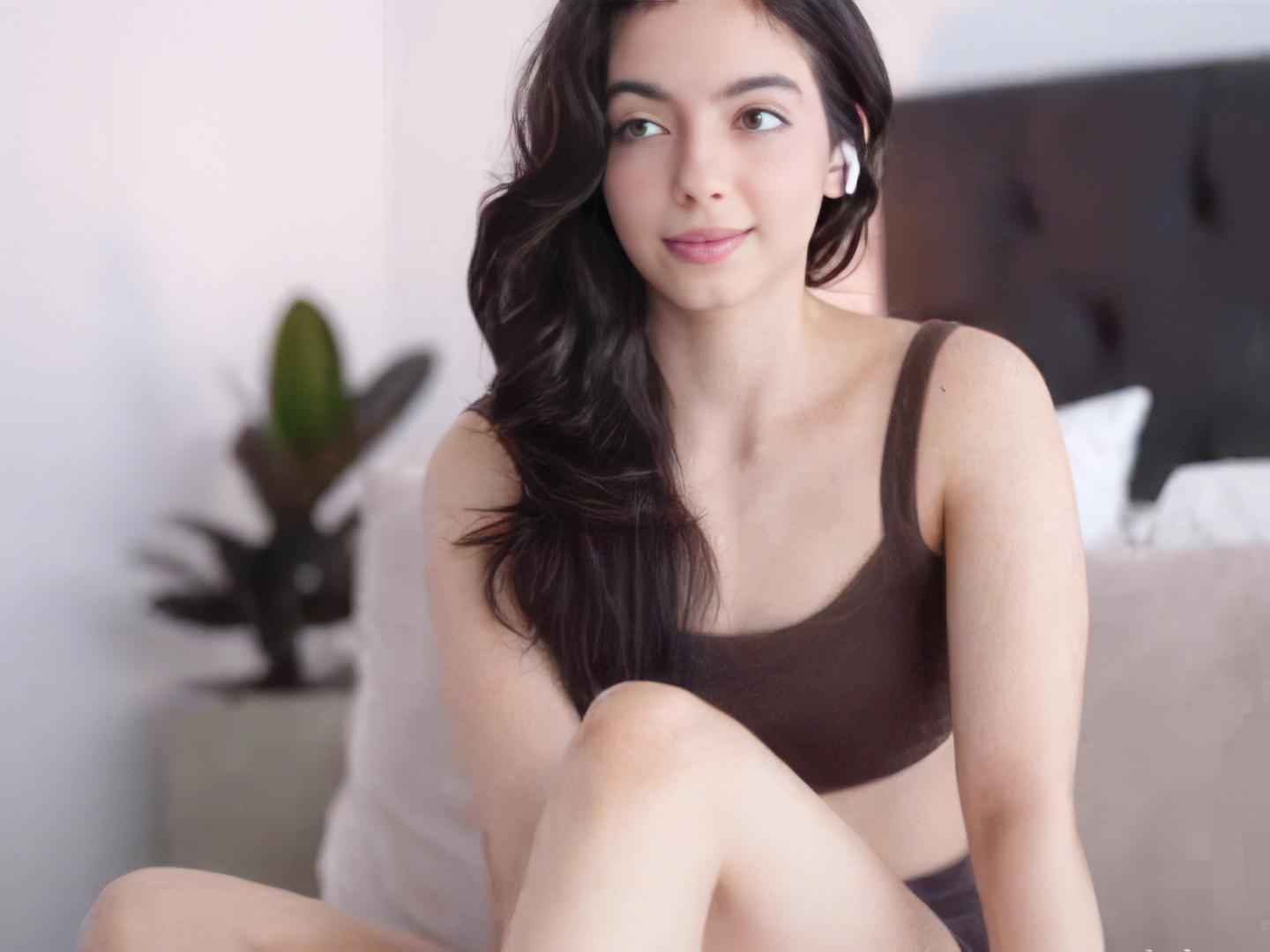 naughtysamx from United States