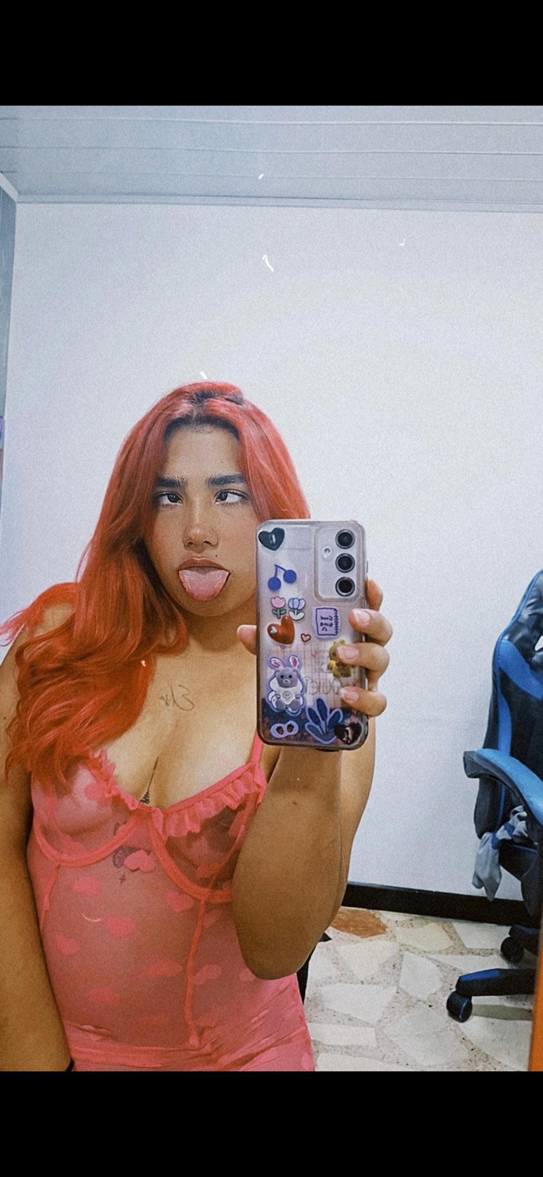 petite_lucy18 from Colombia