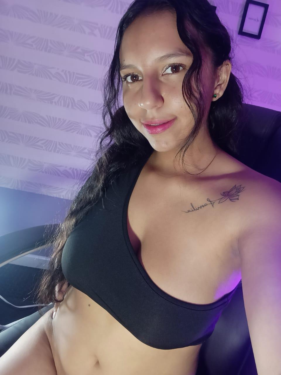 sara23__ from France