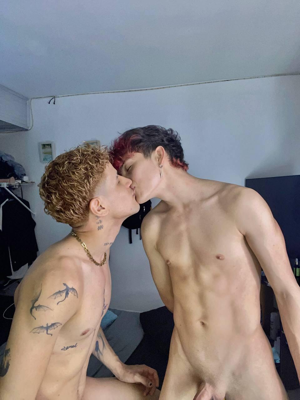 venezuelanguys from Colombia