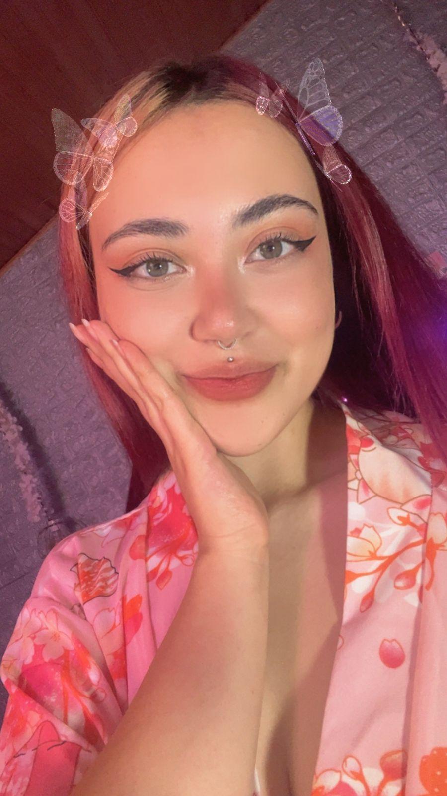 violet_smileex from Colombia